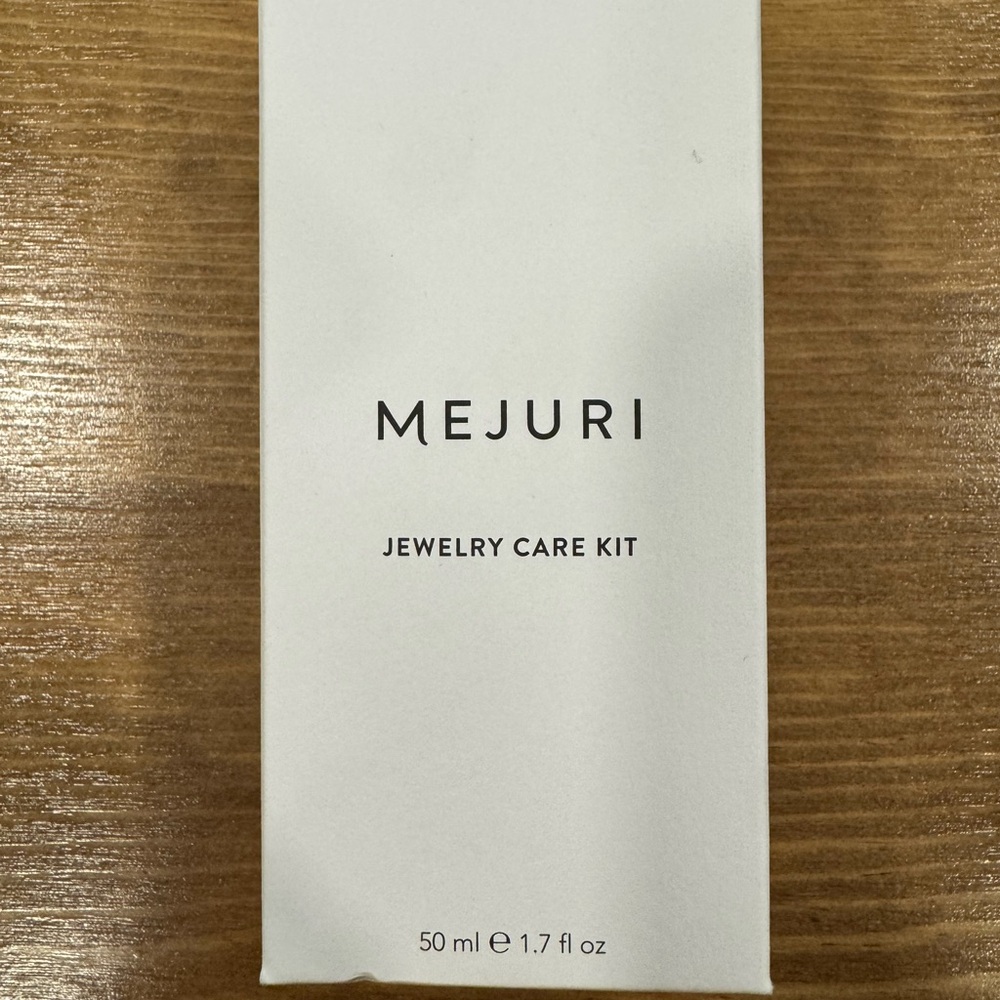 Mejuri Jewelry Care Kit – New / Never Used – Cleaning Spray & Cloth